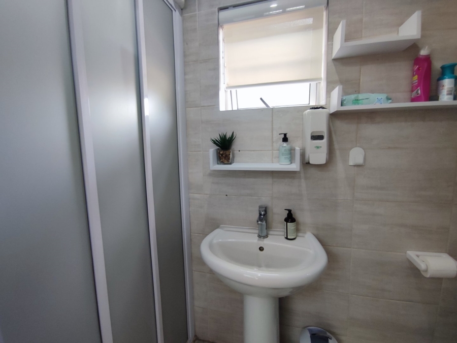 4 Bedroom Property for Sale in Langenhovenpark Free State